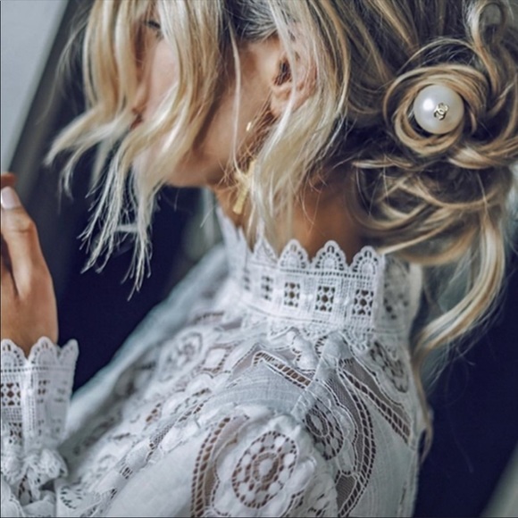 Olivia Lace Detailed Crochet Top With Spectacular Sleeves And Soft Lace Detail - Picture 6 of 9